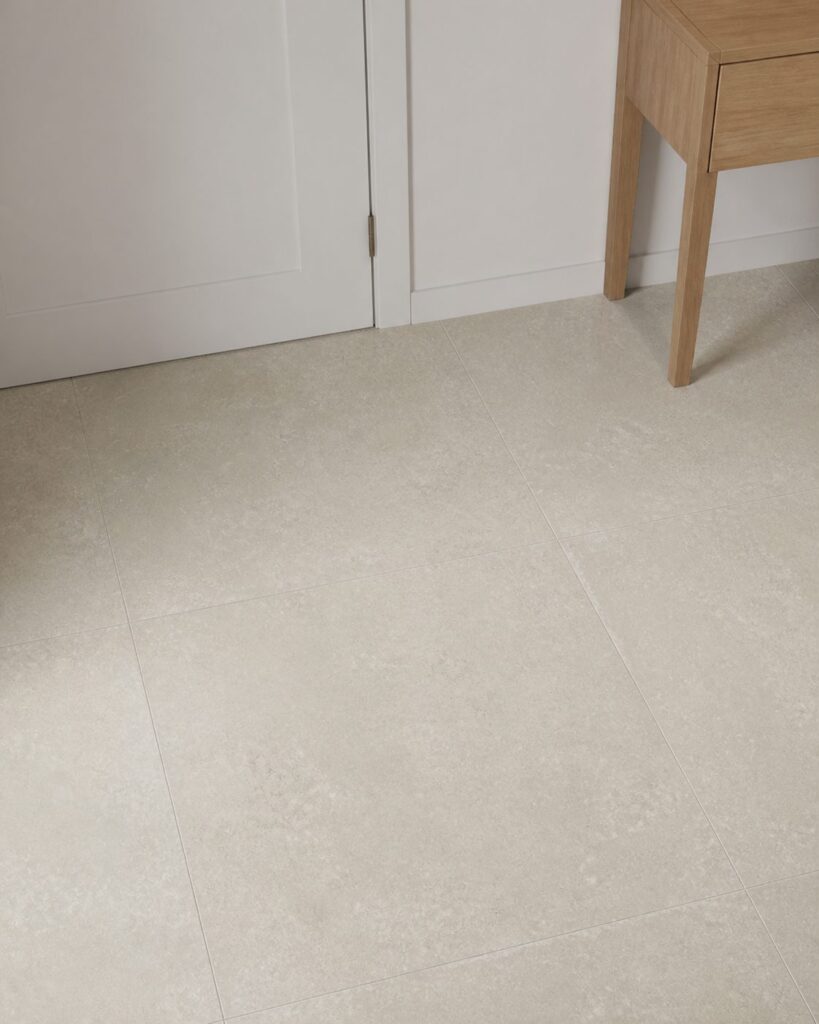 Carrelage imitation béton Cream MIDTOWN 20mm 90x90 - ambiance entrée